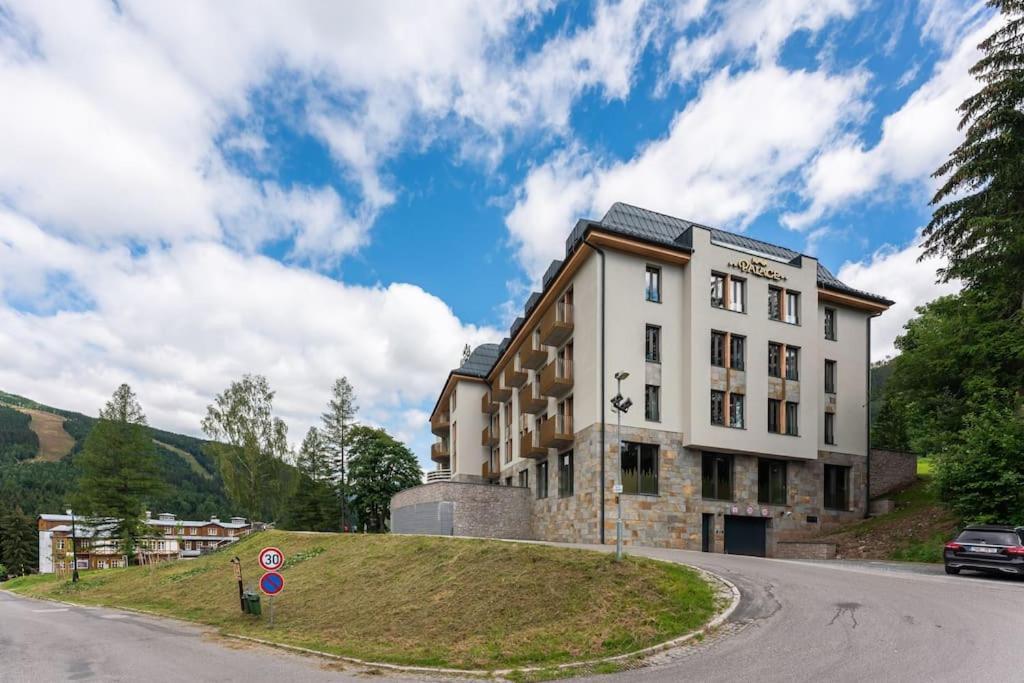 Residence Koubek - Utulny Apartman S Vyhledem A Parkovanim Шпіндлерув-Млин Екстер'єр фото